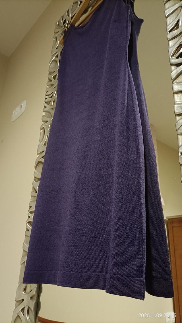 Lote 2 vestidos morado y negro Amaya Arzuaga.