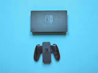 Nintendo Switch Mando Pro y Funda Mario