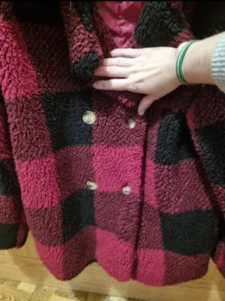 Abrigo oversize Shein cuadros rojo y negro