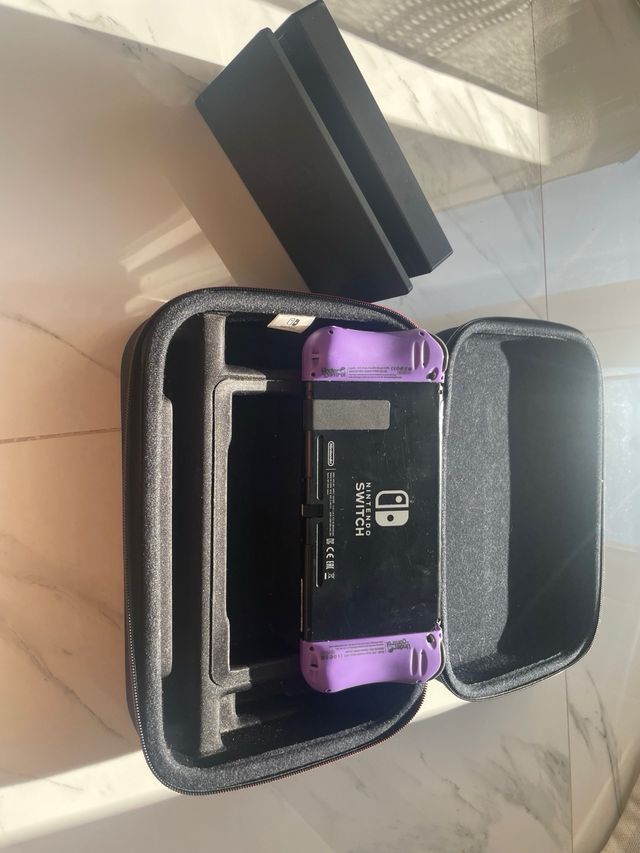 Nintendo Switch Viola e Nero