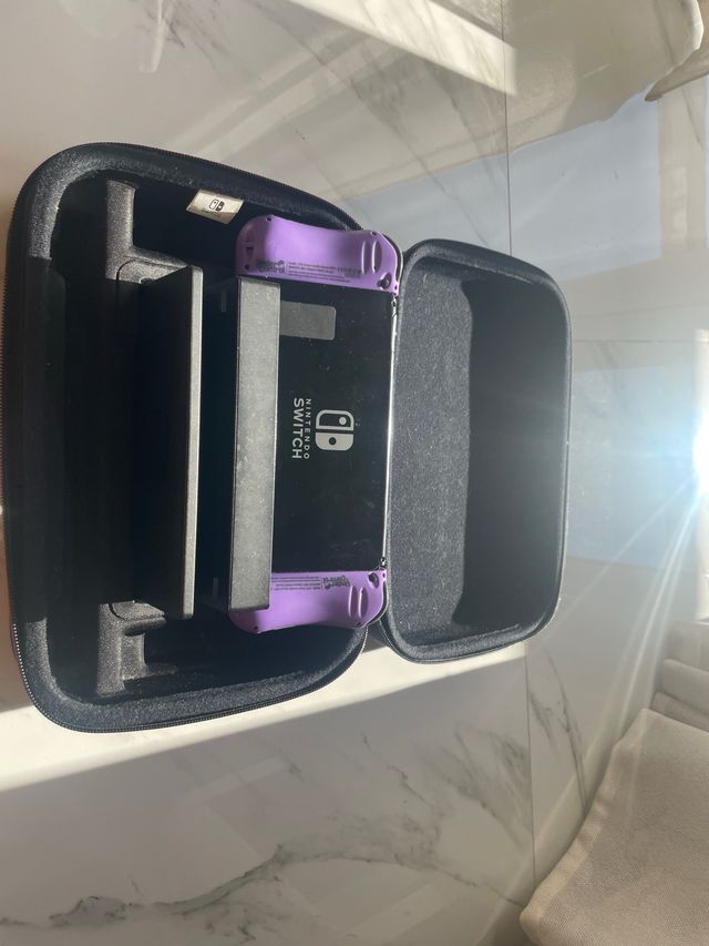 Nintendo Switch Viola e Nero