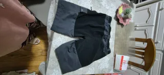 Bermuda trekking gris y negro