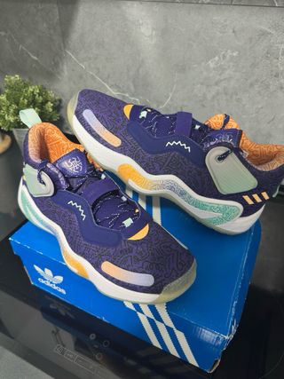 Zapatillas Adidas DON ISSUE 3 (Talla 47)