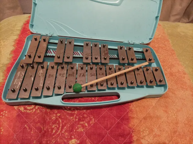 Xilófono infantil con baqueta