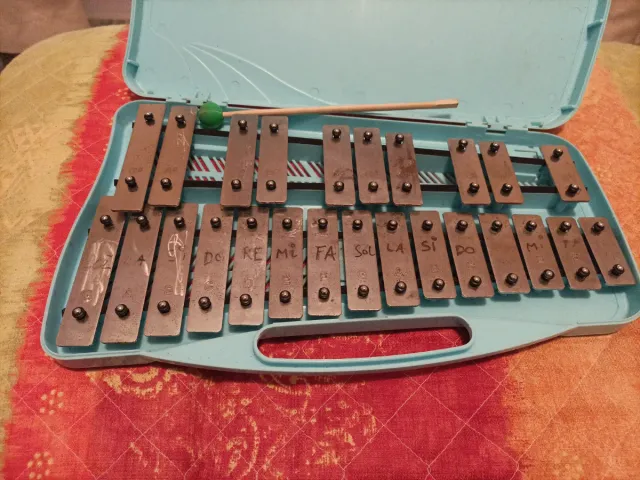 Xilófono infantil con baqueta