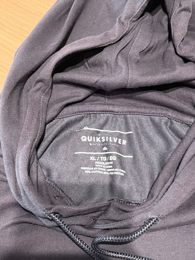 Sudadera Quiksilver con capucha gris y negra