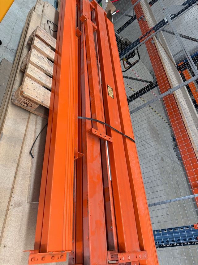 Travesaños estanterías metálicas naranjas