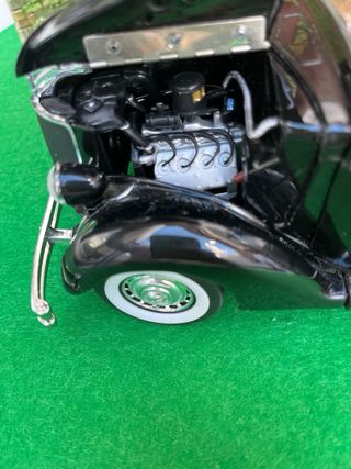 Ford Deluxe Cabriolet (1936) - Welly 1:18