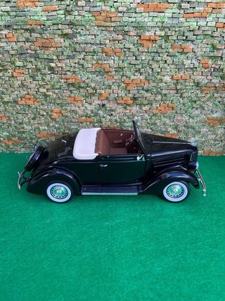Ford Deluxe Cabriolet (1936) - Welly 1:18