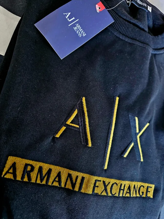 Sudadera Armani Exchange AX Negra y Dorada