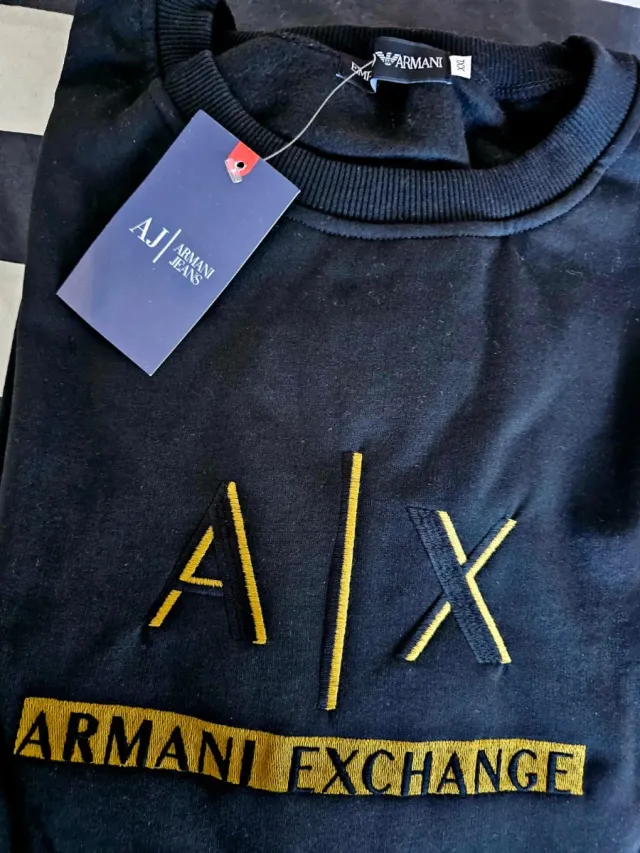 Sudadera Armani Exchange AX Negra y Dorada