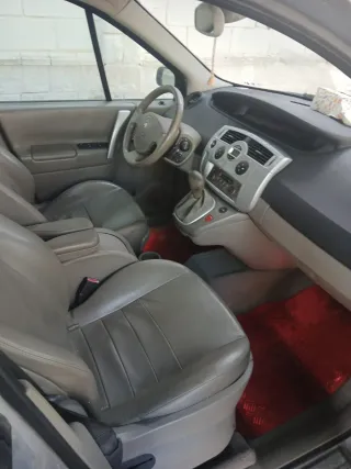 Renault Scenic 2004.