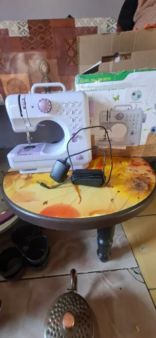 Máquina de coser SM-505A
