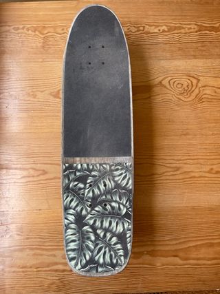 Skate GLOBE adulto con diseño de hojas monstera