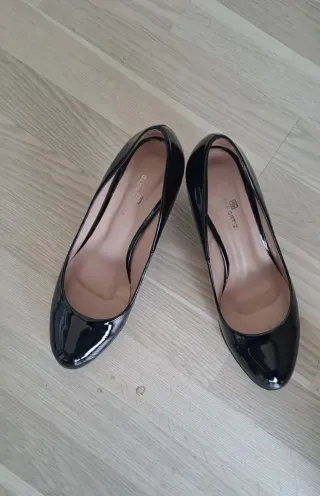 Zapatos de tacón Gloria Ortiz negros