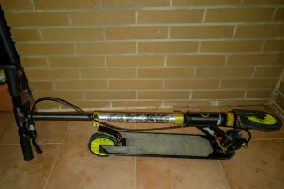 Patinete Oxelo Negro y Amarillo