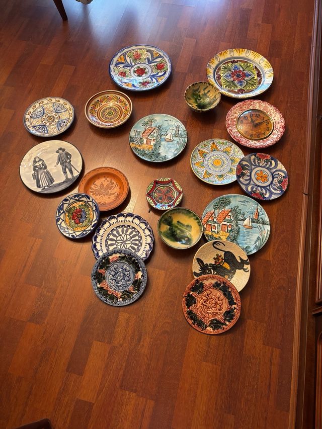 Juego de Platos de Cerámica Decorados