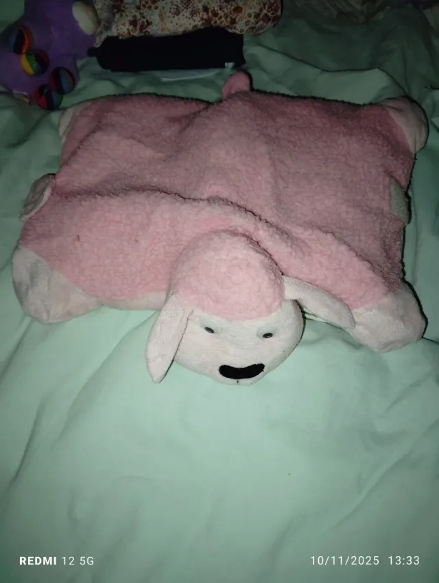 Cojín de peluche oveja rosa