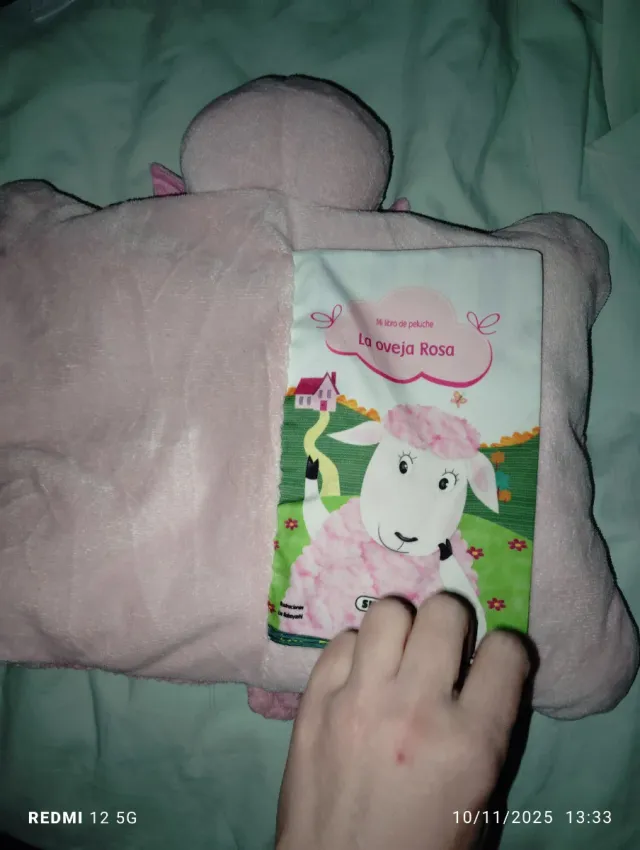 Cojín de peluche oveja rosa