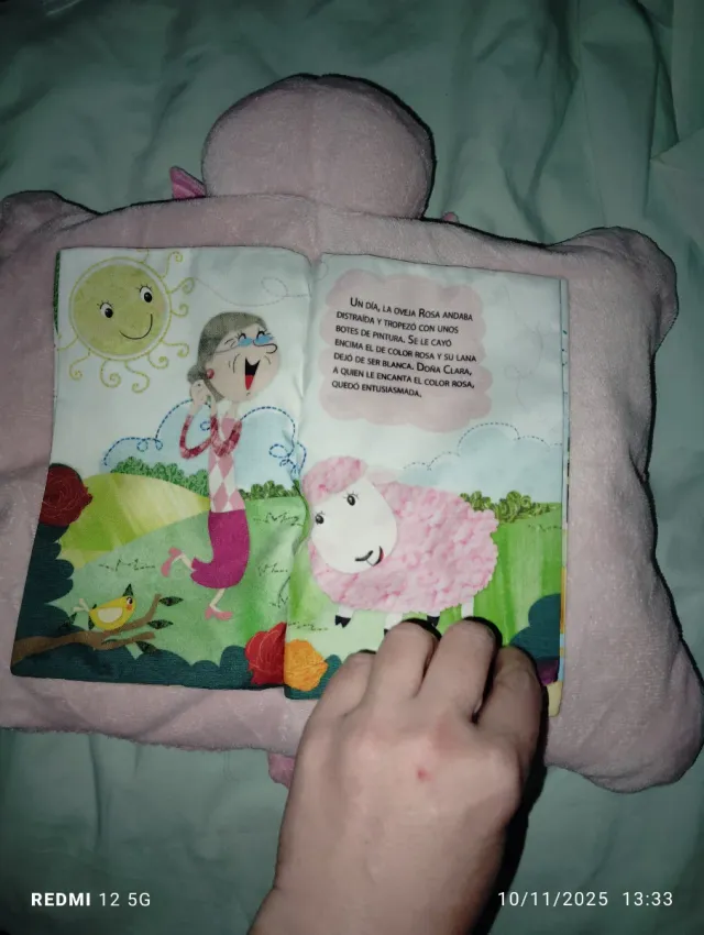 Cojín de peluche oveja rosa