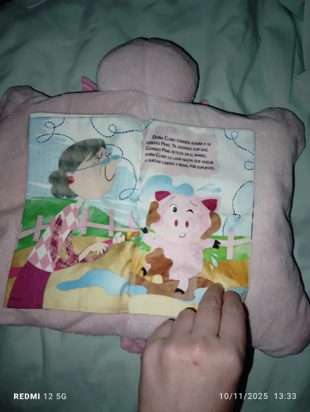 Cojín de peluche oveja rosa