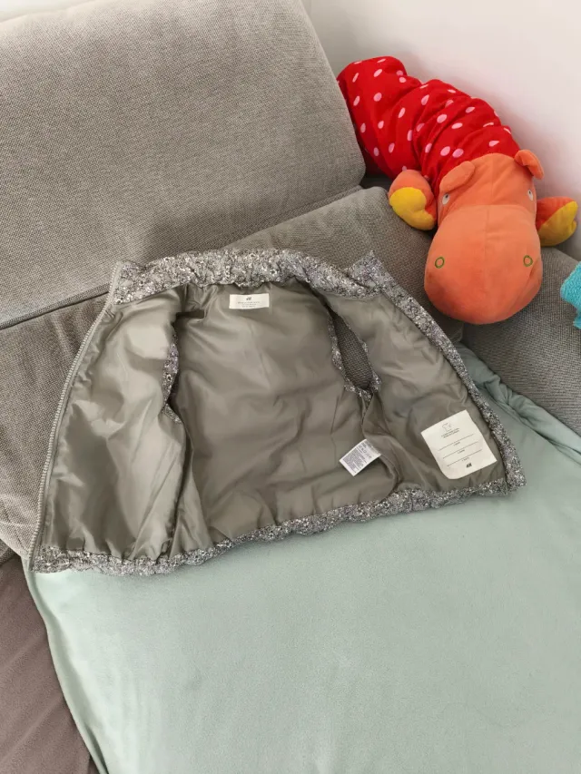 Chaleco acolchado H&M flores niña