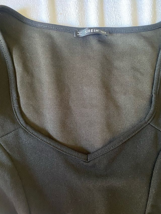 Blusa negra SHEIN cruzada manga larga