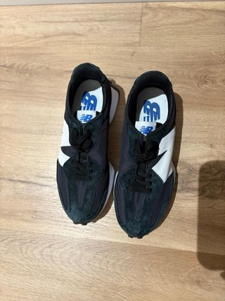 Zapatillas New Balance 41.5 Negras y Blancas