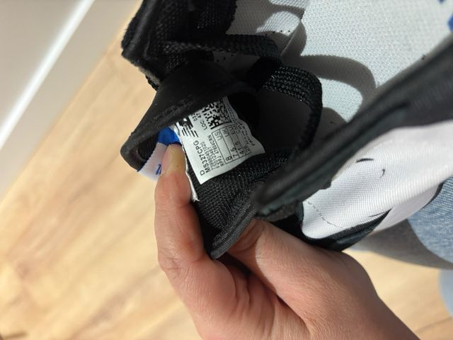 Zapatillas New Balance 41.5 Negras y Blancas