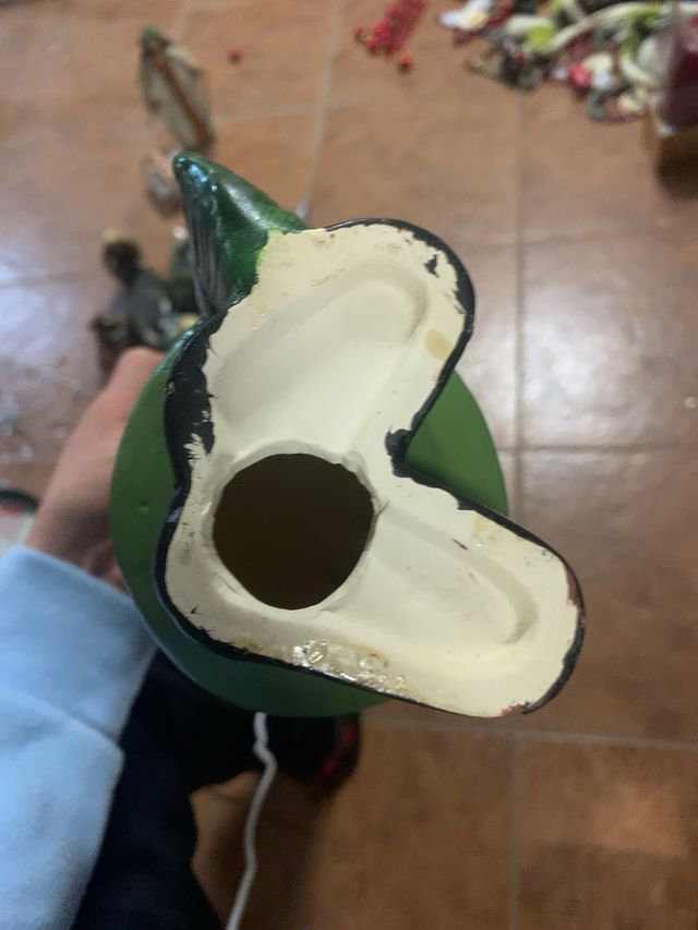 Figurita cerámica Navidad niña árbol