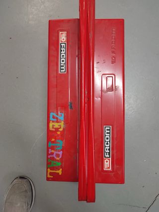 Caja de herramientas metálica FACOM
