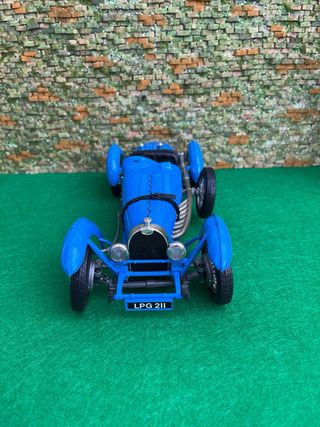 Bugatti Type 59 1934 - Escala 1:18 - Burago