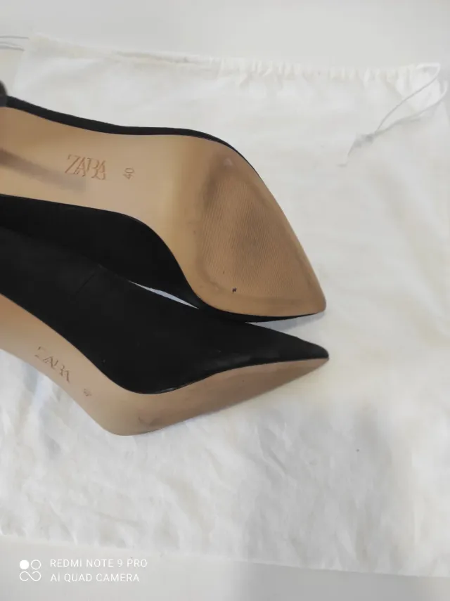 Zapatos de tacón metálico Zara negros