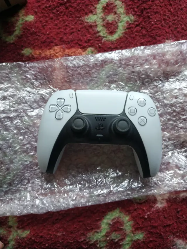 Controller PS5 bianco con 2 joystick magnetici TMR