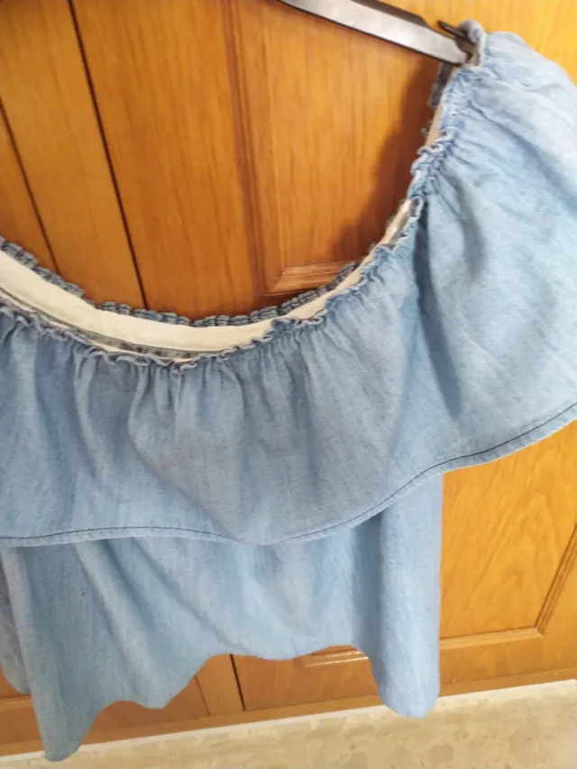 Top vaquero con volantes