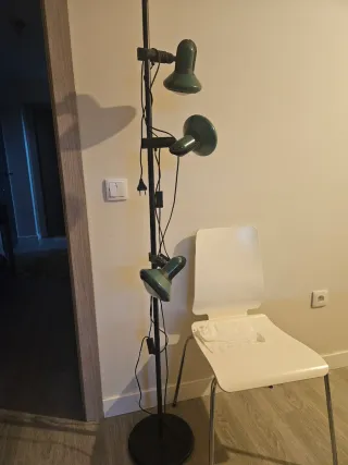 Lámpara Fase 3 focos metal negro y verde