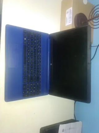 Portátil HP azul
