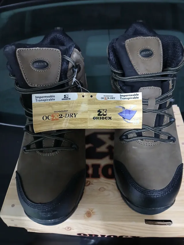 Botas de trabajo como el Gore-Tex negras y marrone