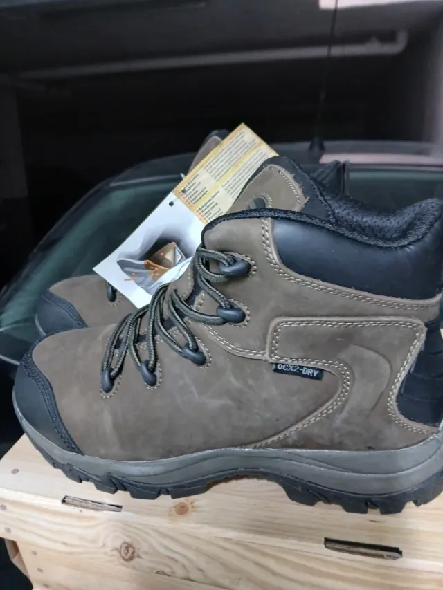 Botas de trabajo como el Gore-Tex negras y marrone