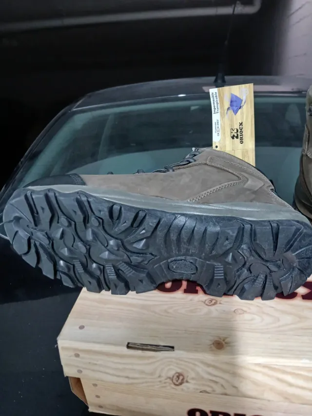 Botas de trabajo como el Gore-Tex negras y marrone