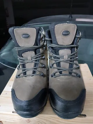 Botas de trabajo como el Gore-Tex negras y marrone