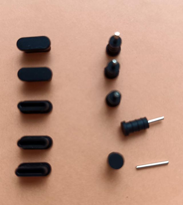 Tapones Antipolvo USB-C y jack 3.5mm