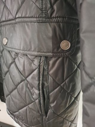 Chaqueta impermeable rombos hombre negra