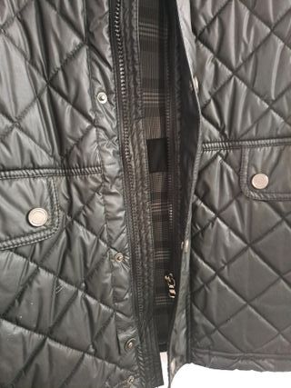 Chaqueta impermeable rombos hombre negra