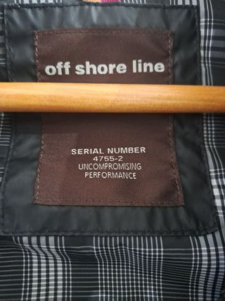 Chaqueta impermeable rombos hombre negra