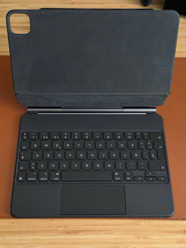 iPad Pro 11 2020 + Magic Keyboard