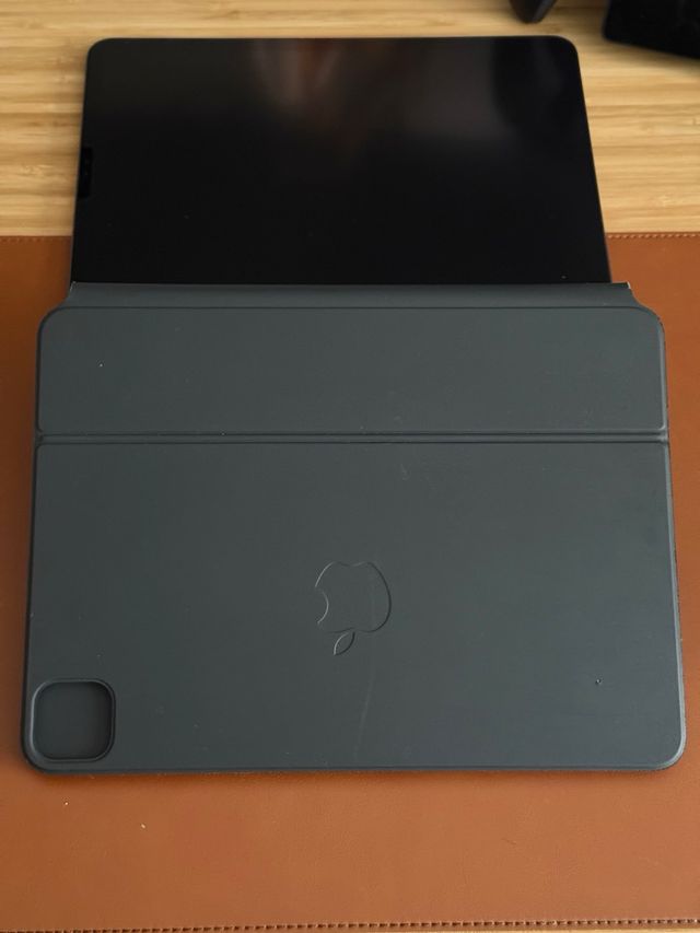iPad Pro 11 2020 + Magic Keyboard