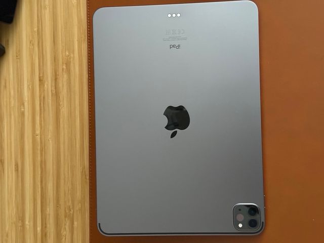 iPad Pro 11 2020 + Magic Keyboard