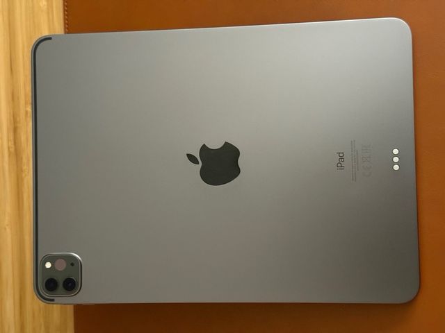 iPad Pro 11 2020 + Magic Keyboard