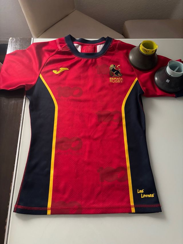 equipación española de los 100 años del rugby